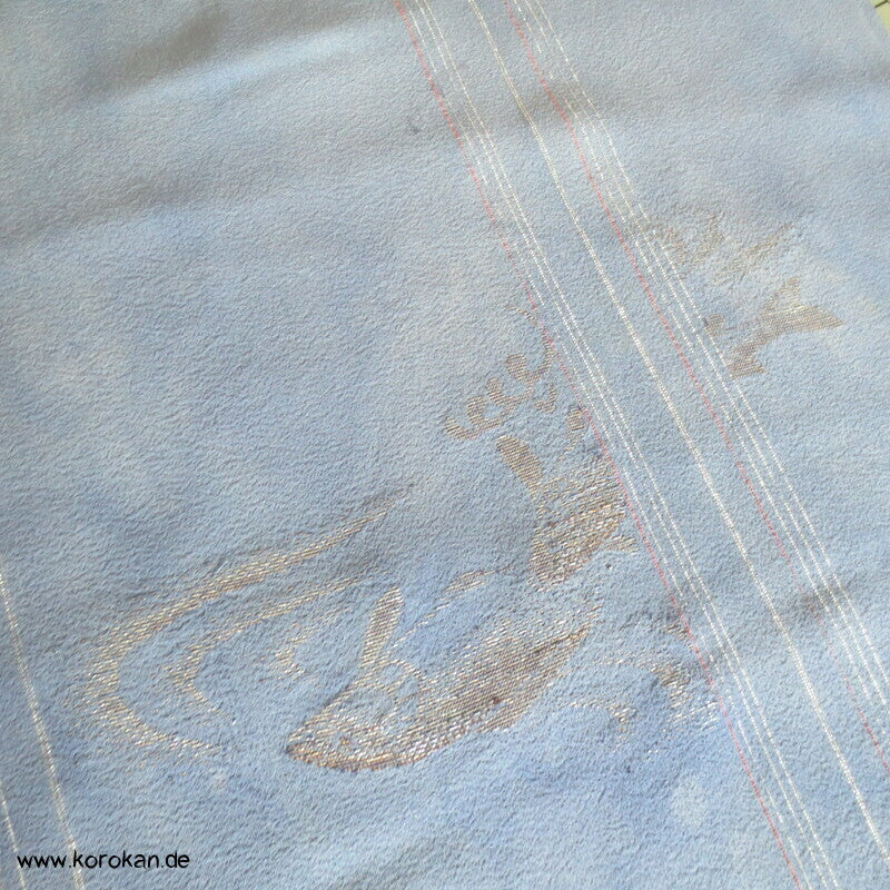 silberne Koi in blauem Wasser Araihari Kimono Seidenjacquard Decoupé Georgette