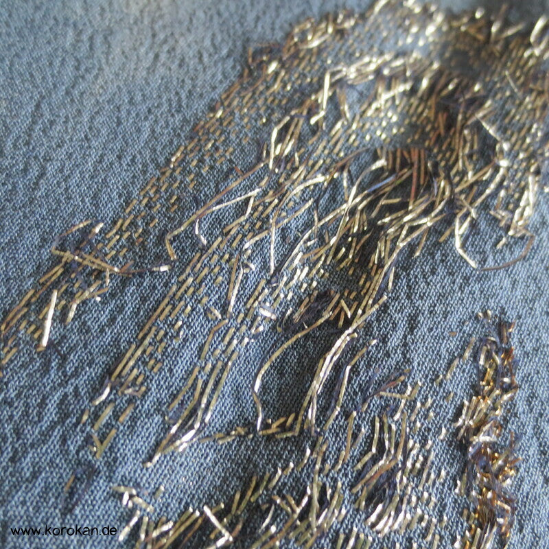 silberne Koi in blauem Wasser Araihari Kimono Seidenjacquard Decoupé Georgette