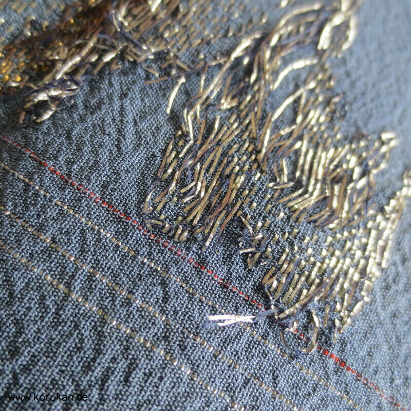 silberne Koi in blauem Wasser Araihari Kimono Seidenjacquard Decoupé Georgette