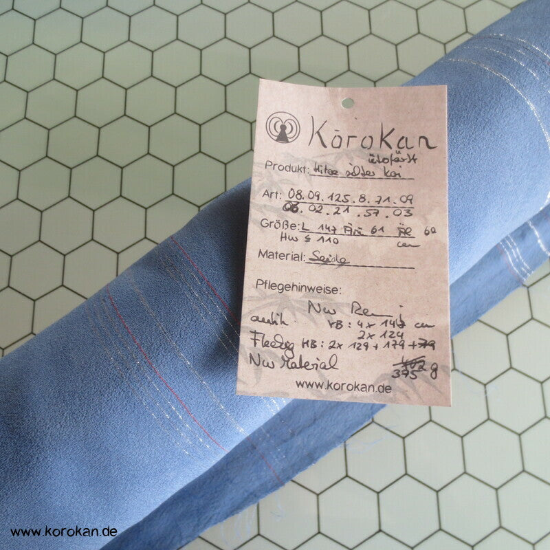 silberne Koi in blauem Wasser Araihari Kimono Seidenjacquard Decoupé Georgette