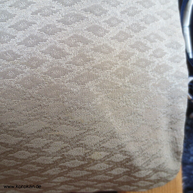 schmaler Shibori Rand, Uferhäuser Seidendamast Iro Tomesode Kimono