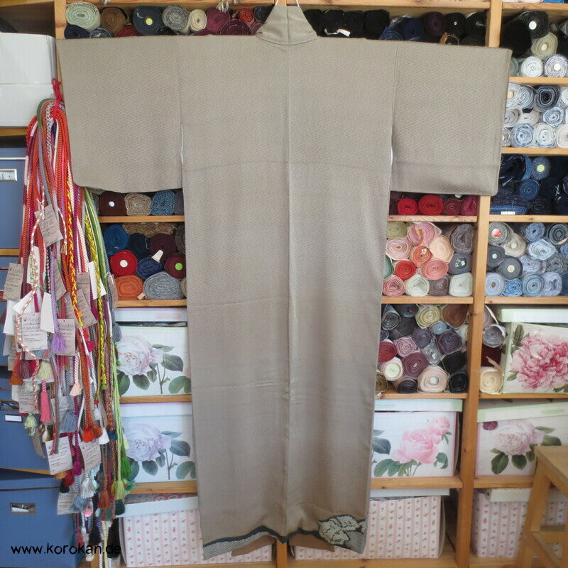 schmaler Shibori Rand, Uferhäuser Seidendamast Iro Tomesode Kimono