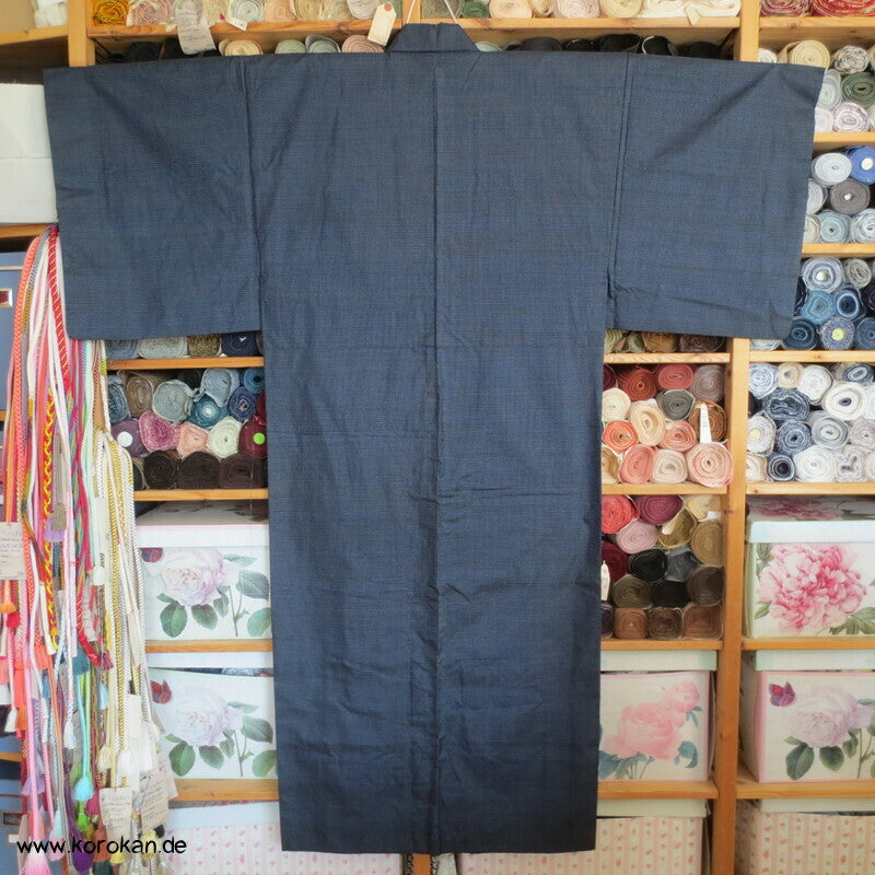 Kimono und Haori Set in blau schwarzer Kasuri Kikko Tsumugi Seide, Falke