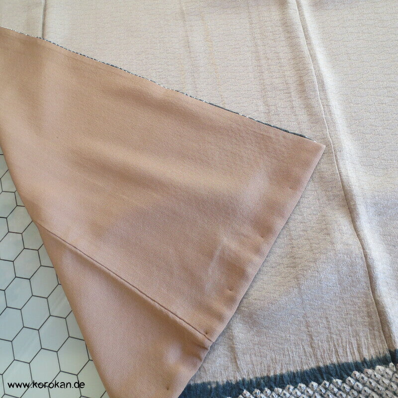 schmaler Shibori Rand, Uferhäuser Seidendamast Iro Tomesode Kimono