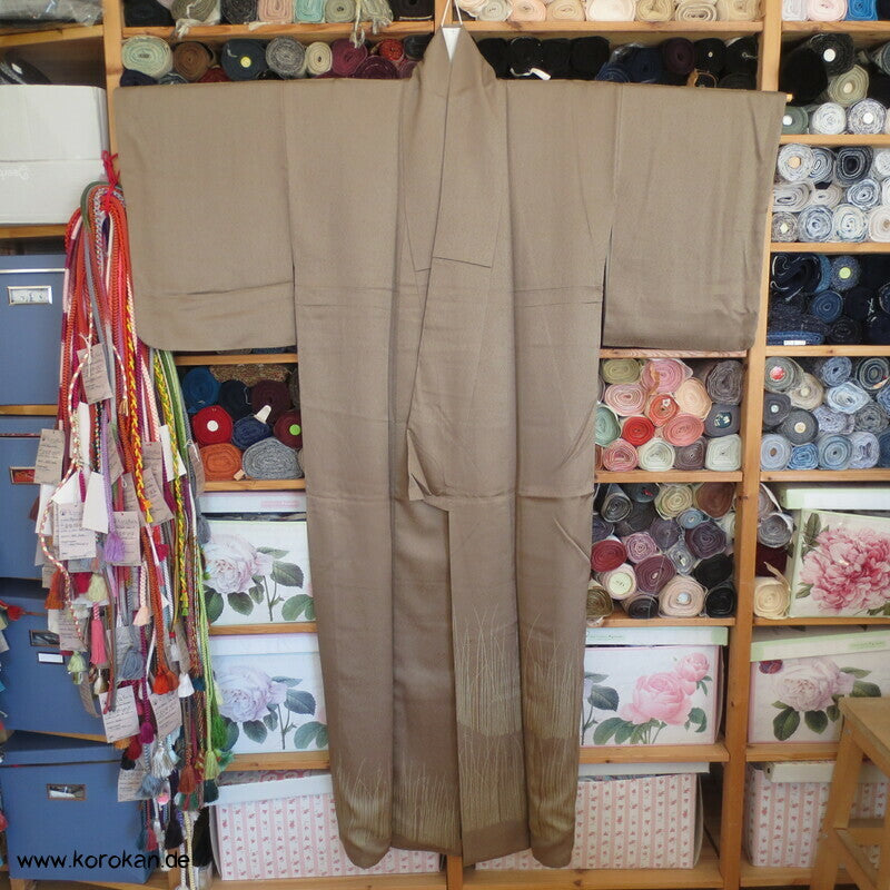 feinste Gräser, mini teilbestickt Seidendamast Iro Tomesode Kimono