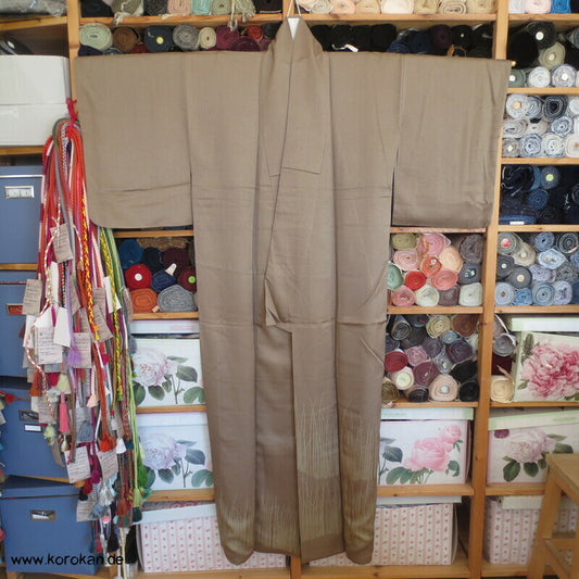 feinste Gräser, mini teilbestickt Seidendamast Iro Tomesode Kimono