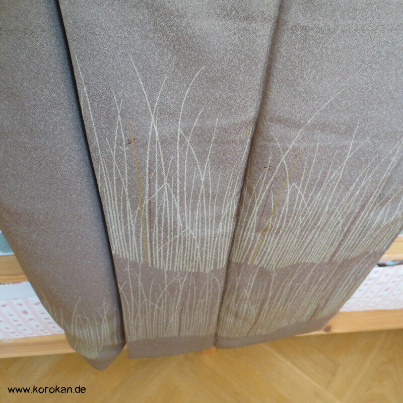 feinste Gräser, mini teilbestickt Seidendamast Iro Tomesode Kimono