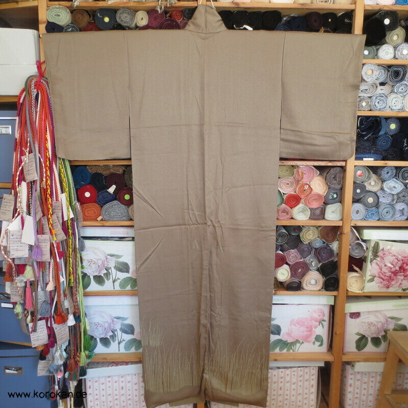 feinste Gräser, mini teilbestickt Seidendamast Iro Tomesode Kimono