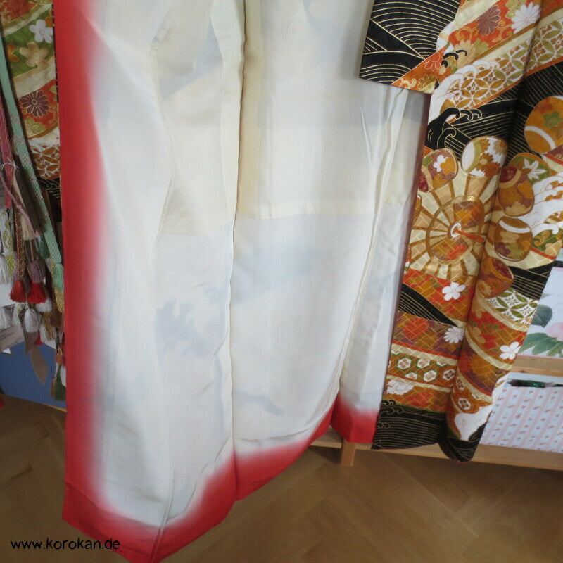 goldene Wellen auf schwarz, Wasserräder Higaki Seidendamast Furisode Kimono