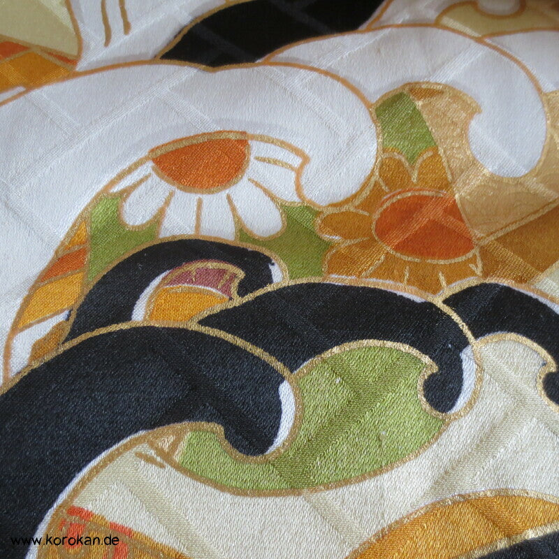 goldene Wellen auf schwarz, Wasserräder Higaki Seidendamast Furisode Kimono