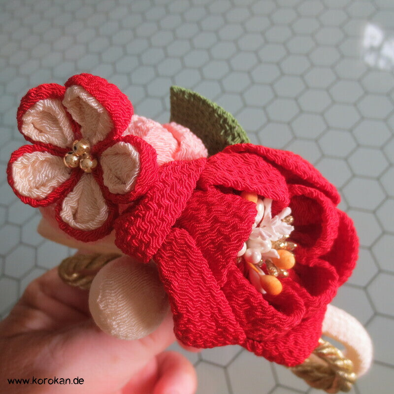 japanischer Kanzashi Haarkamm - Fascinator, Blüten Kordel rot gold