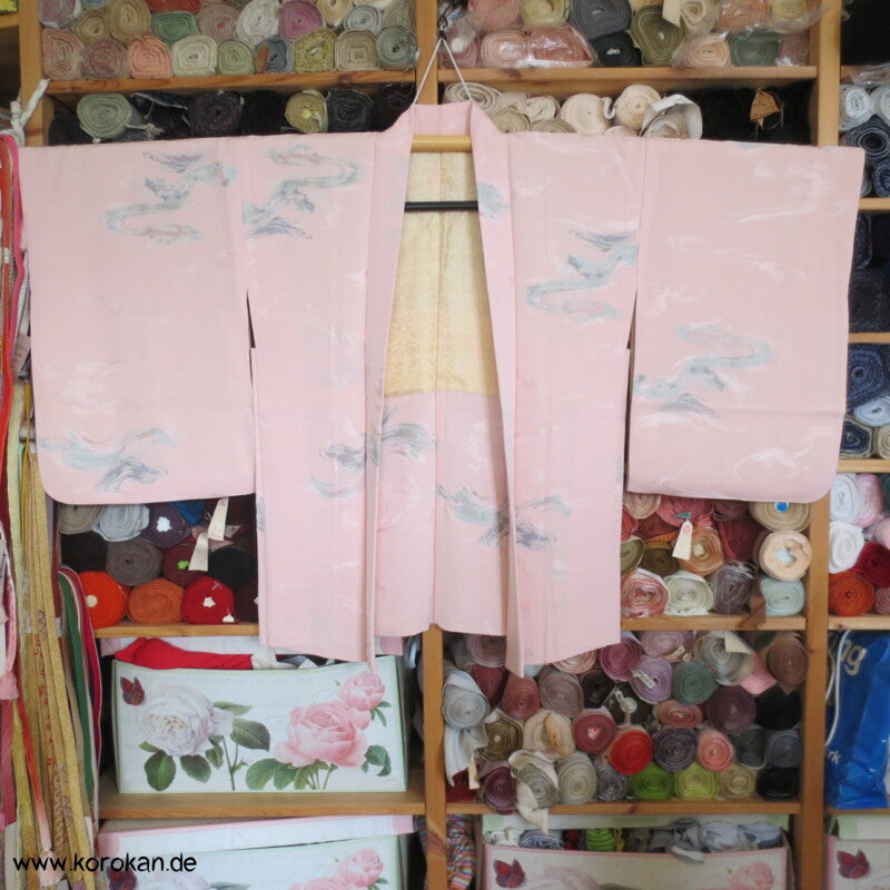 pastellfarben glänzende Urushi Wellen Seidenbrokat Haori Kimono Jacke