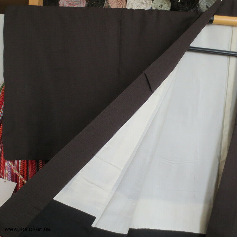 ein gesticktes Mon Komon Kimono