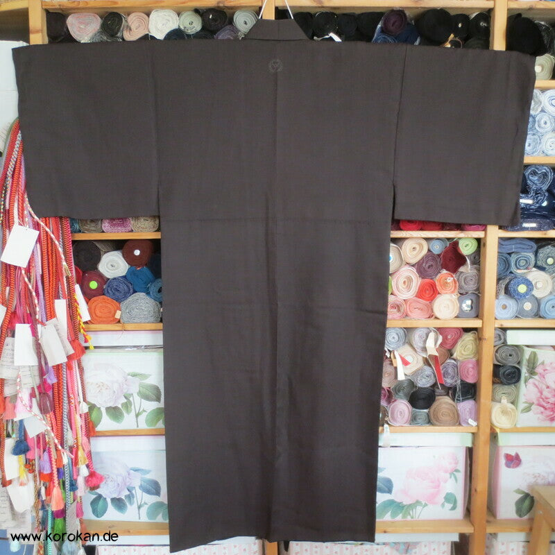 ein gesticktes Mon Komon Kimono