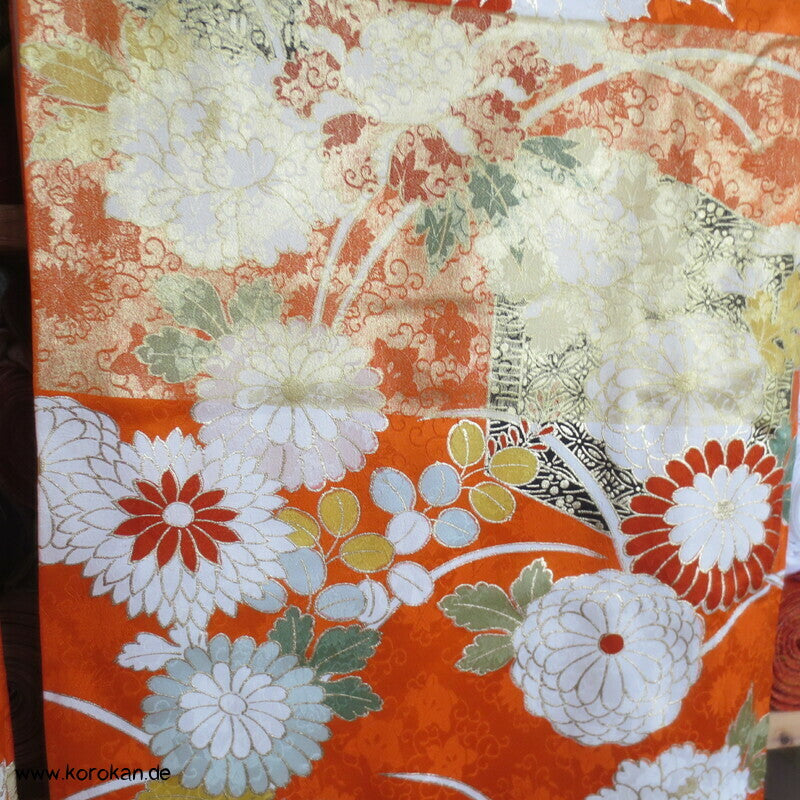 destroyed Heritage, ganz viel Gold Kakeshita Furisode Seidenbrokat Kimono