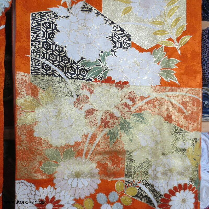 destroyed Heritage, ganz viel Gold Kakeshita Furisode Seidenbrokat Kimono