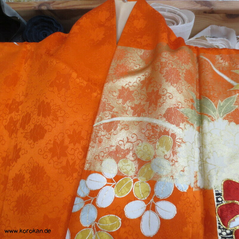destroyed Heritage, ganz viel Gold Kakeshita Furisode Seidenbrokat Kimono