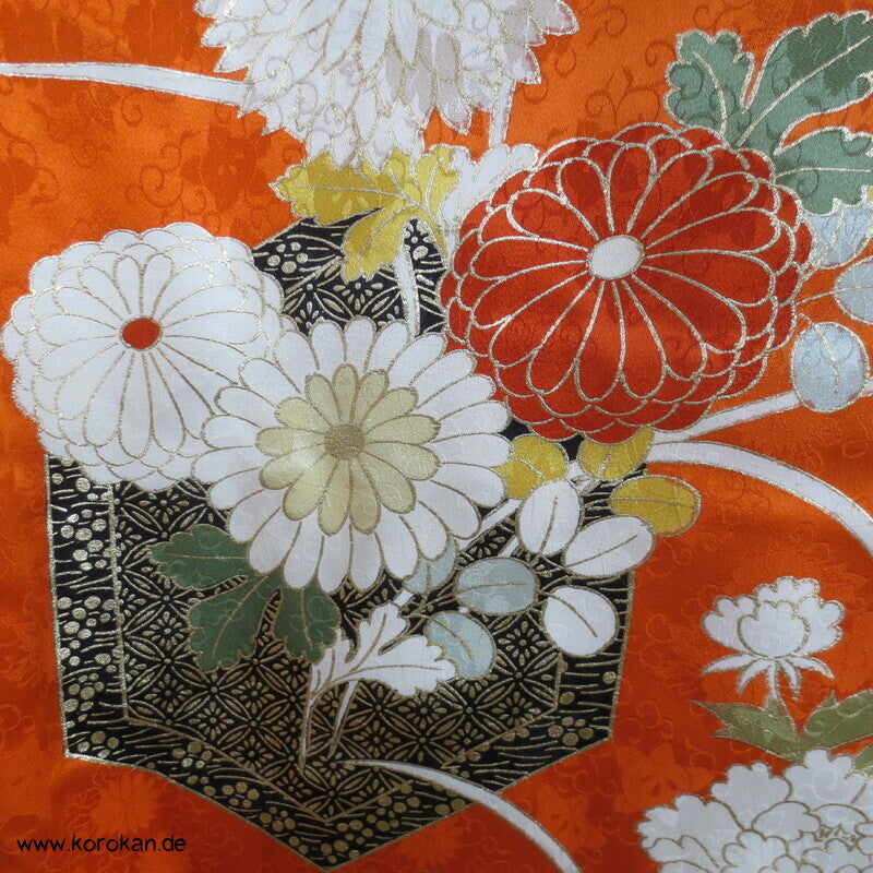 destroyed Heritage, ganz viel Gold Kakeshita Furisode Seidenbrokat Kimono