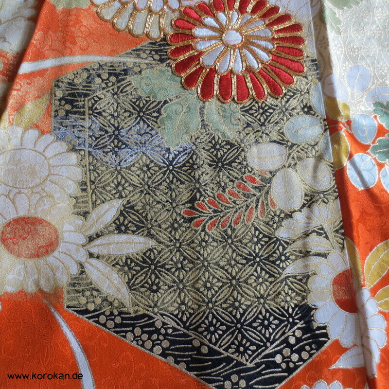 destroyed Heritage, ganz viel Gold Kakeshita Furisode Seidenbrokat Kimono