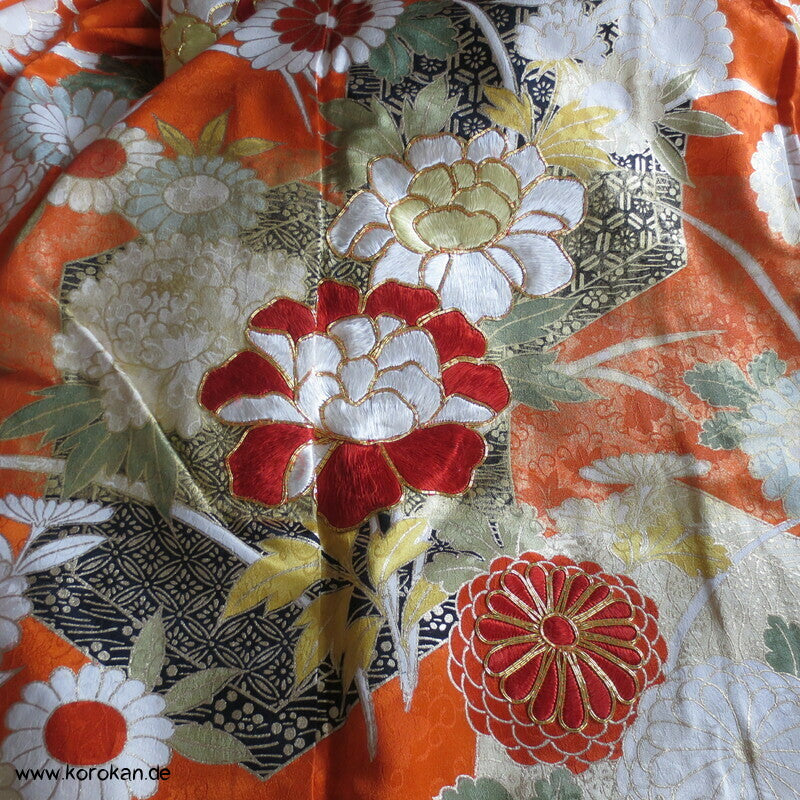 destroyed Heritage, ganz viel Gold Kakeshita Furisode Seidenbrokat Kimono