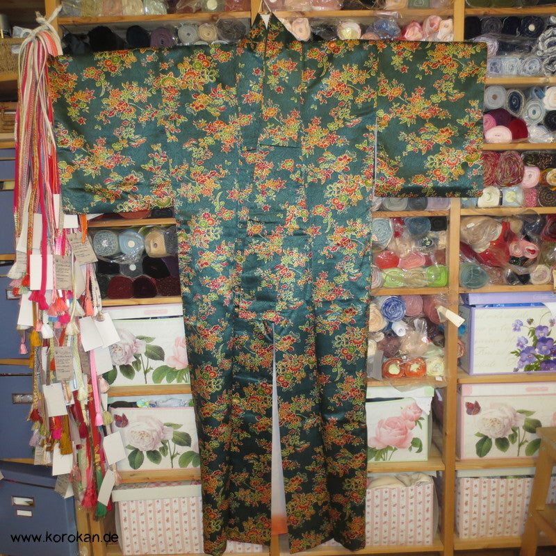 gedruckte Blüten auf petrol Seidendamast Komon Kimono