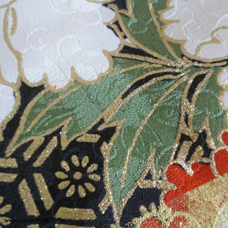 destroyed Heritage, ganz viel Gold Kakeshita Furisode Seidenbrokat Kimono