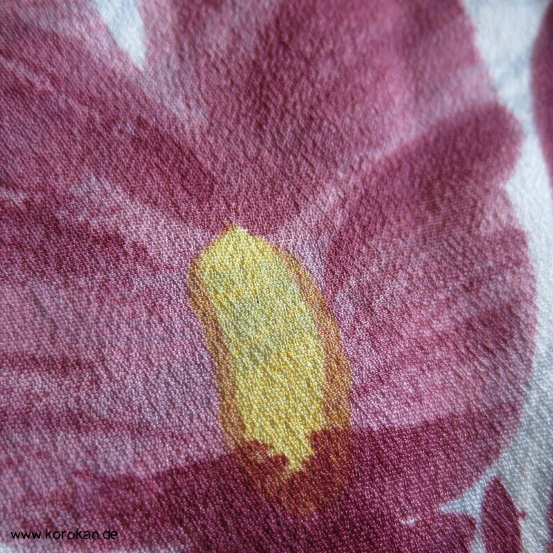 Furoshiki Tragetuch, rote Katleya Orchideen auf Wellenlinien