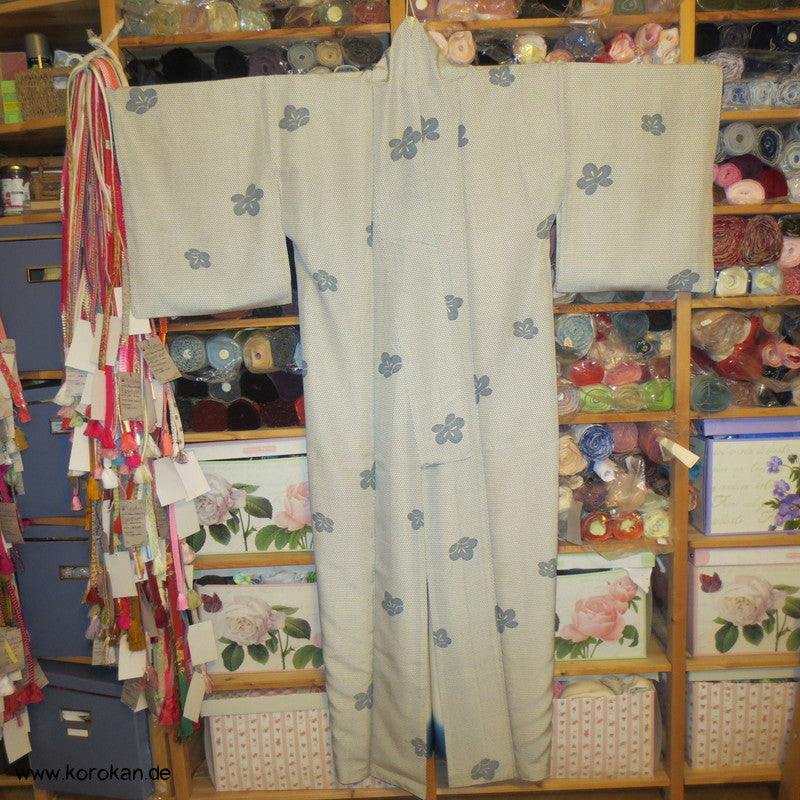Bienenwabenmuster und Blüten Seidencrepe Komon Kimono