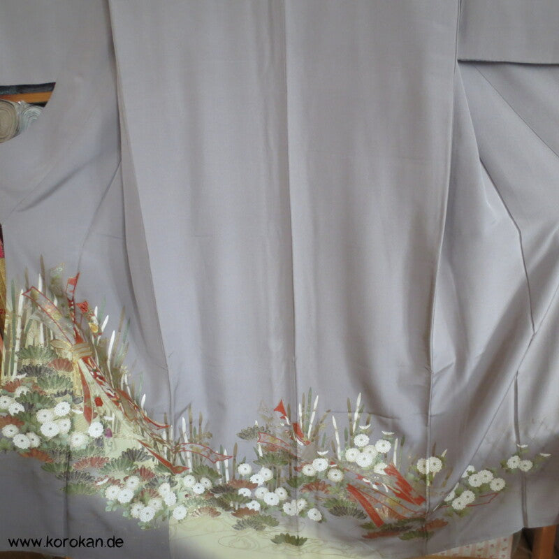 Noshi, Gold und Stickerei Irotomesode, grauer Seiden Kimono