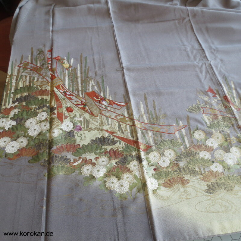 Noshi, Gold und Stickerei Irotomesode, grauer Seiden Kimono