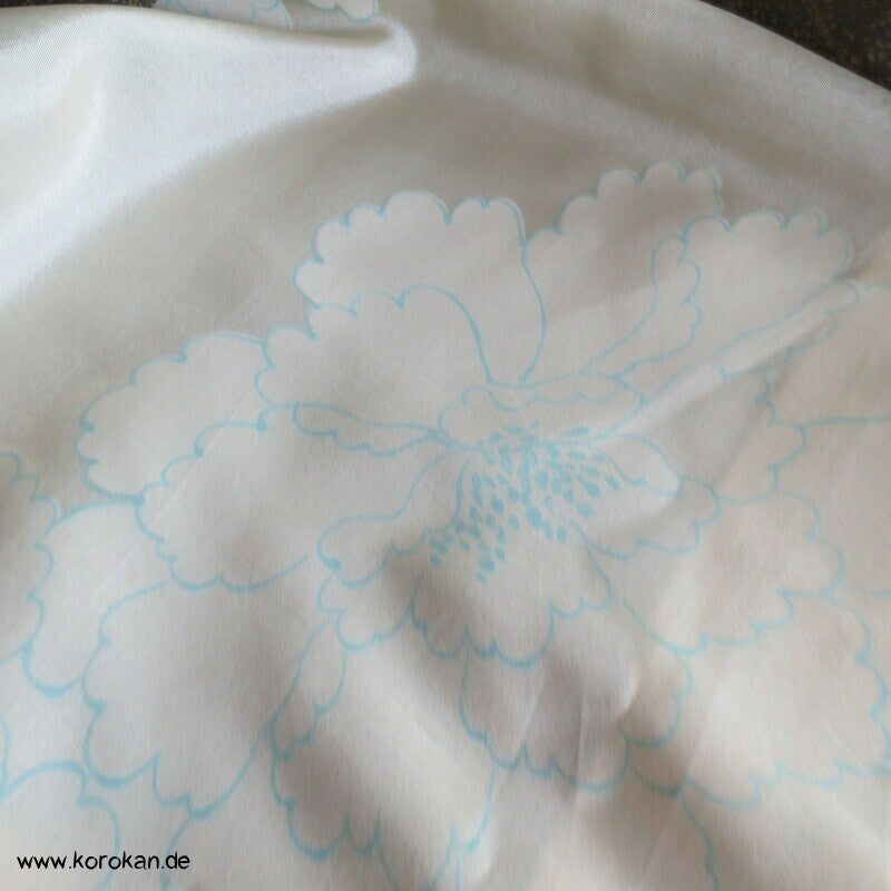 moosgrüne Haori Seidencrepe Kimono Jacke mit zartem hellen Gräserdruck