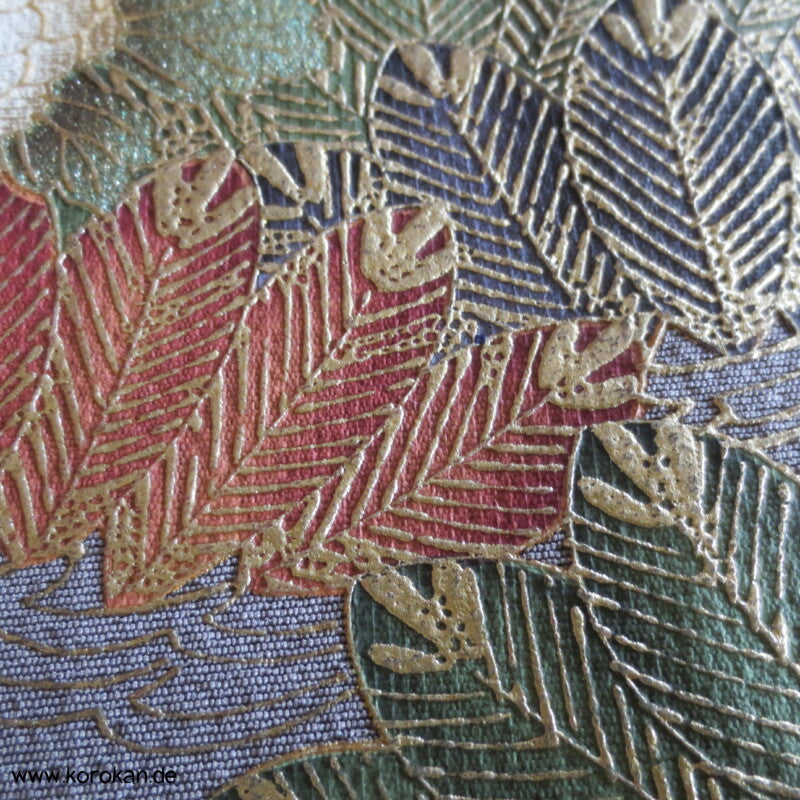 Noshi, Gold und Stickerei Irotomesode, grauer Seiden Kimono