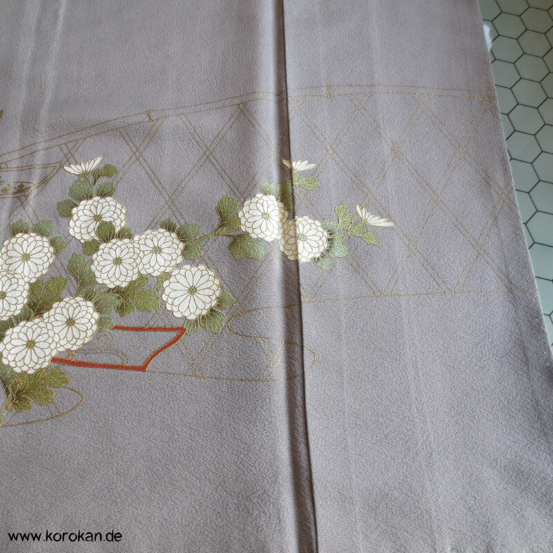 Noshi, Gold und Stickerei Irotomesode, grauer Seiden Kimono