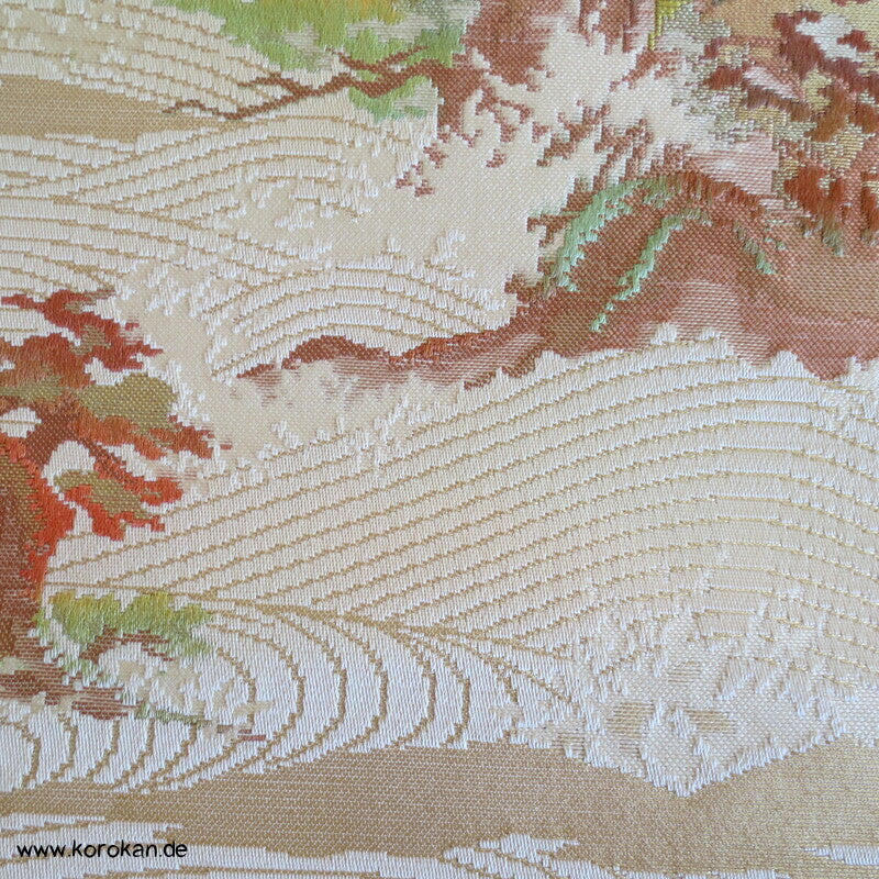 Nagoya Obi Felsen zwischen Wellen