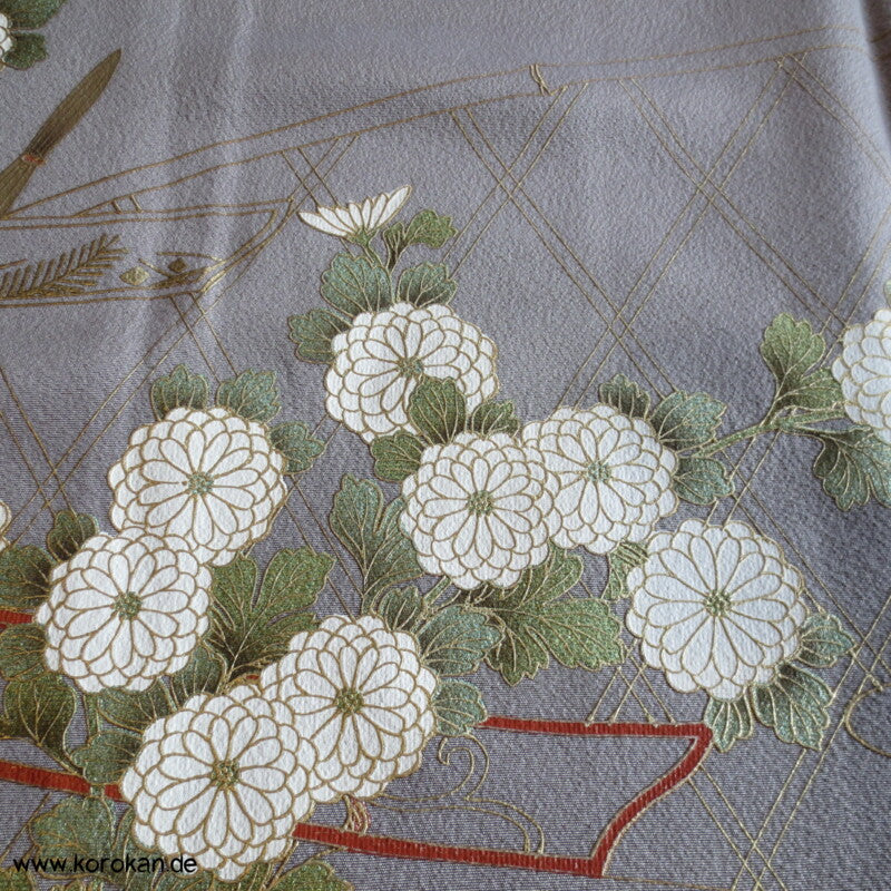 Noshi, Gold und Stickerei Irotomesode, grauer Seiden Kimono