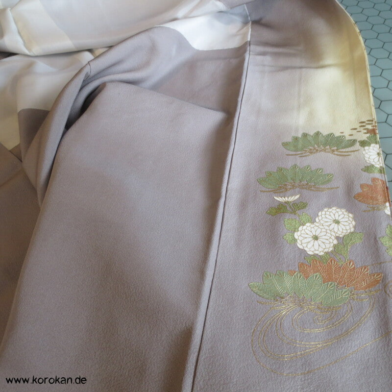 Noshi, Gold und Stickerei Irotomesode, grauer Seiden Kimono