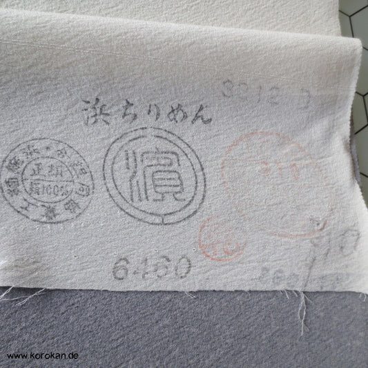 Bäume am Ufer weiß auf grau Seidencrepe Tanmono für Furisode Kimono