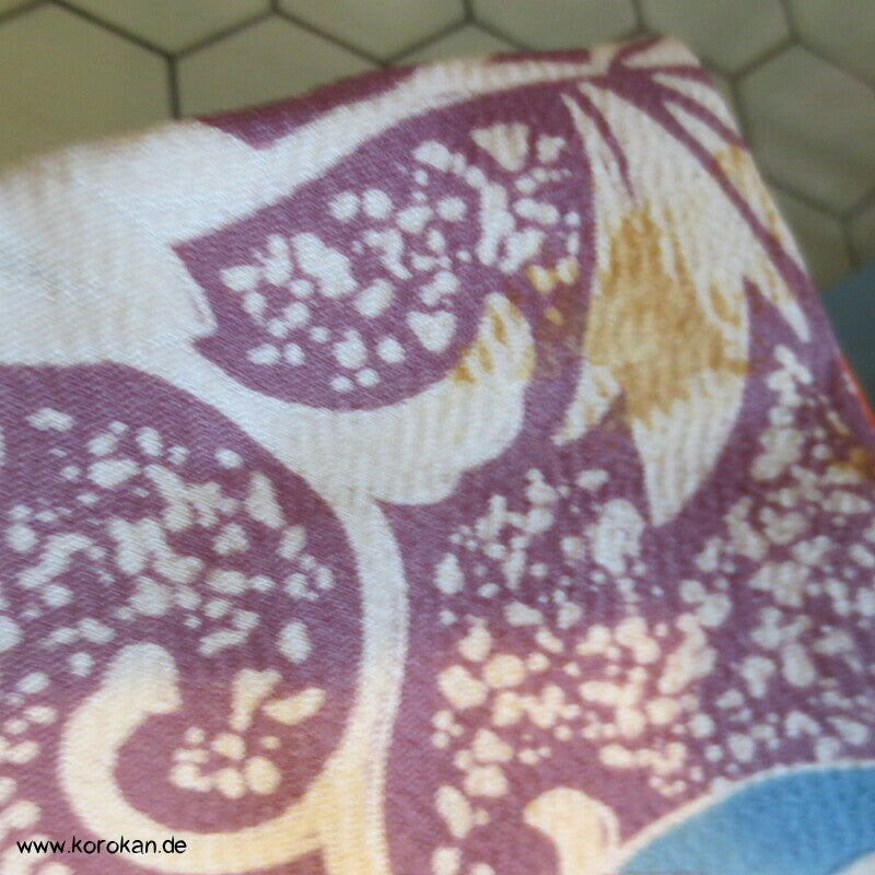 pastellbuntes Diagonalflussmuster Furisode Seidencrepe Kimono