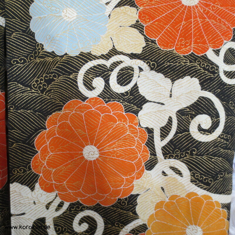 Chrysanthemen und goldene Wellen auf schwarz Seidendamast Furisode Kimono