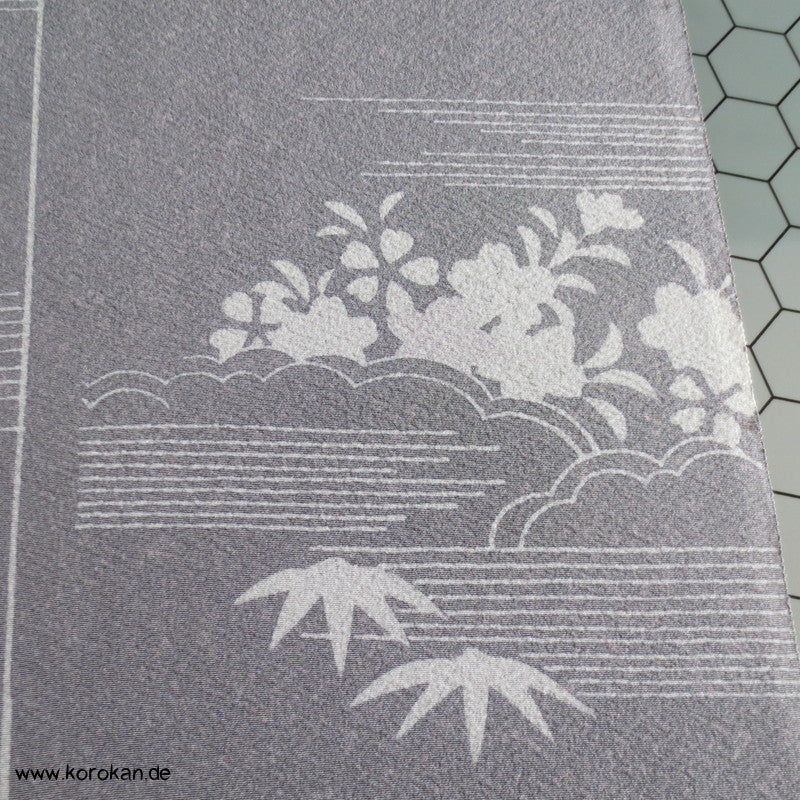 Bäume am Ufer weiß auf grau Seidencrepe Tanmono für Furisode Kimono