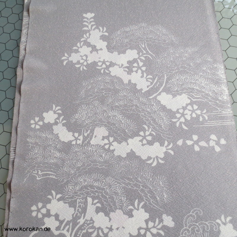 Bäume am Ufer weiß auf grau Seidencrepe Tanmono für Furisode Kimono