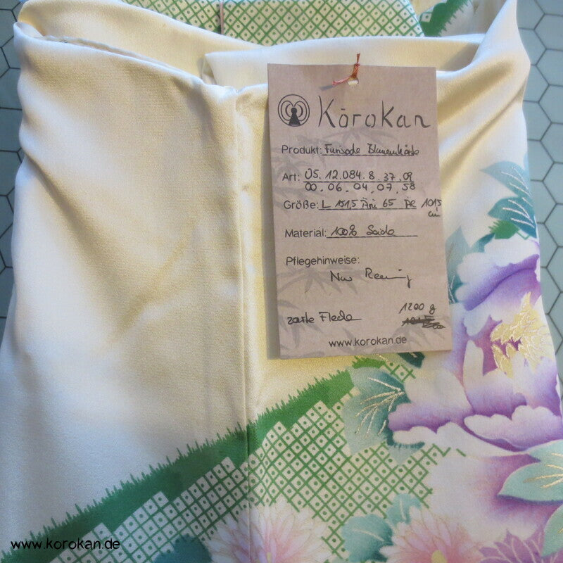 Blumenkorbmuster Furisode Seidensatin Kimono