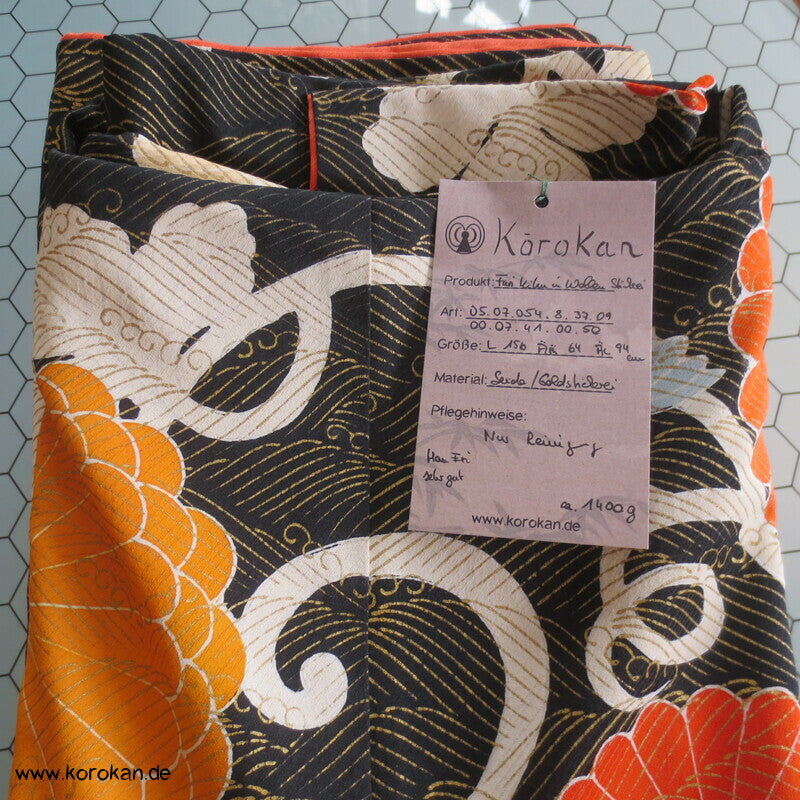 Chrysanthemen und goldene Wellen auf schwarz Seidendamast Furisode Kimono