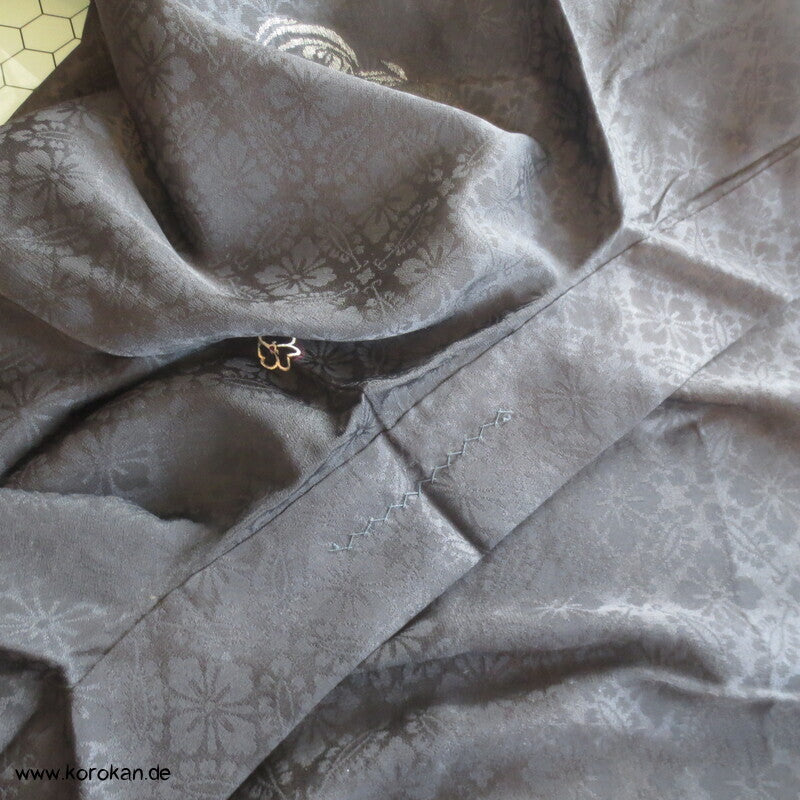 Urushi Blumenrondelle Seidenjacquard Haori Kimono Jacke