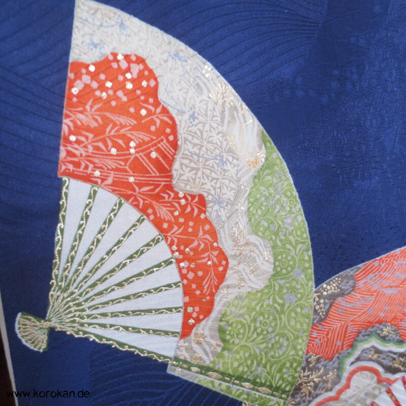 bunte Fächer auf blauem Rinzu Seiden Damast Furisode