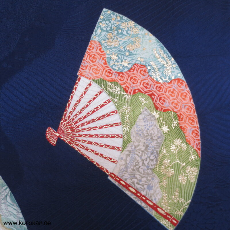 bunte Fächer auf blauem Rinzu Seiden Damast Furisode