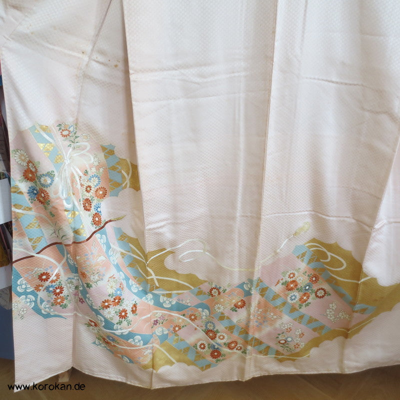 Kicho Kimonovorhang Irotomesode, heller Seiden Kimono, teilbestickt