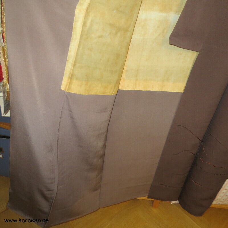 gestickte Streifen, Ton in Ton Irotomesode Kimono, schlammbraun Seidencrepe