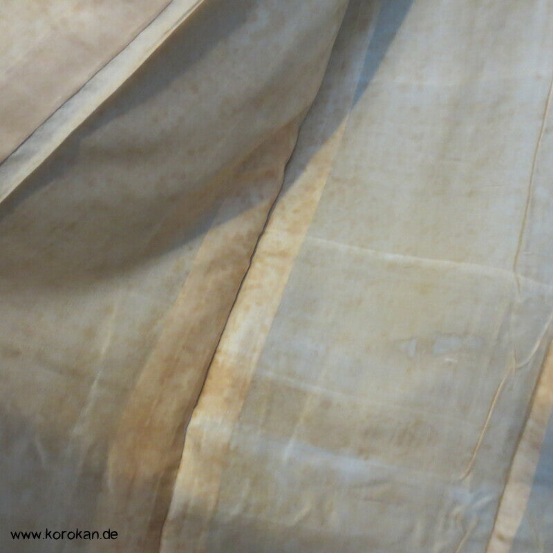 gestickte Streifen, Ton in Ton Irotomesode Kimono, schlammbraun Seidencrepe