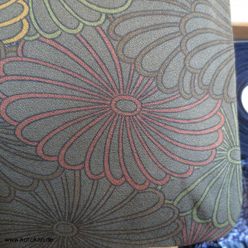 drehende Chrysanthemen Komon Kimono